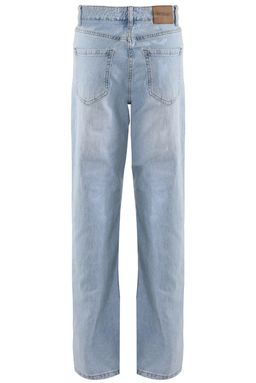 Allana Jeans in a blue wash colour and  a straight leg design wih a high waist.